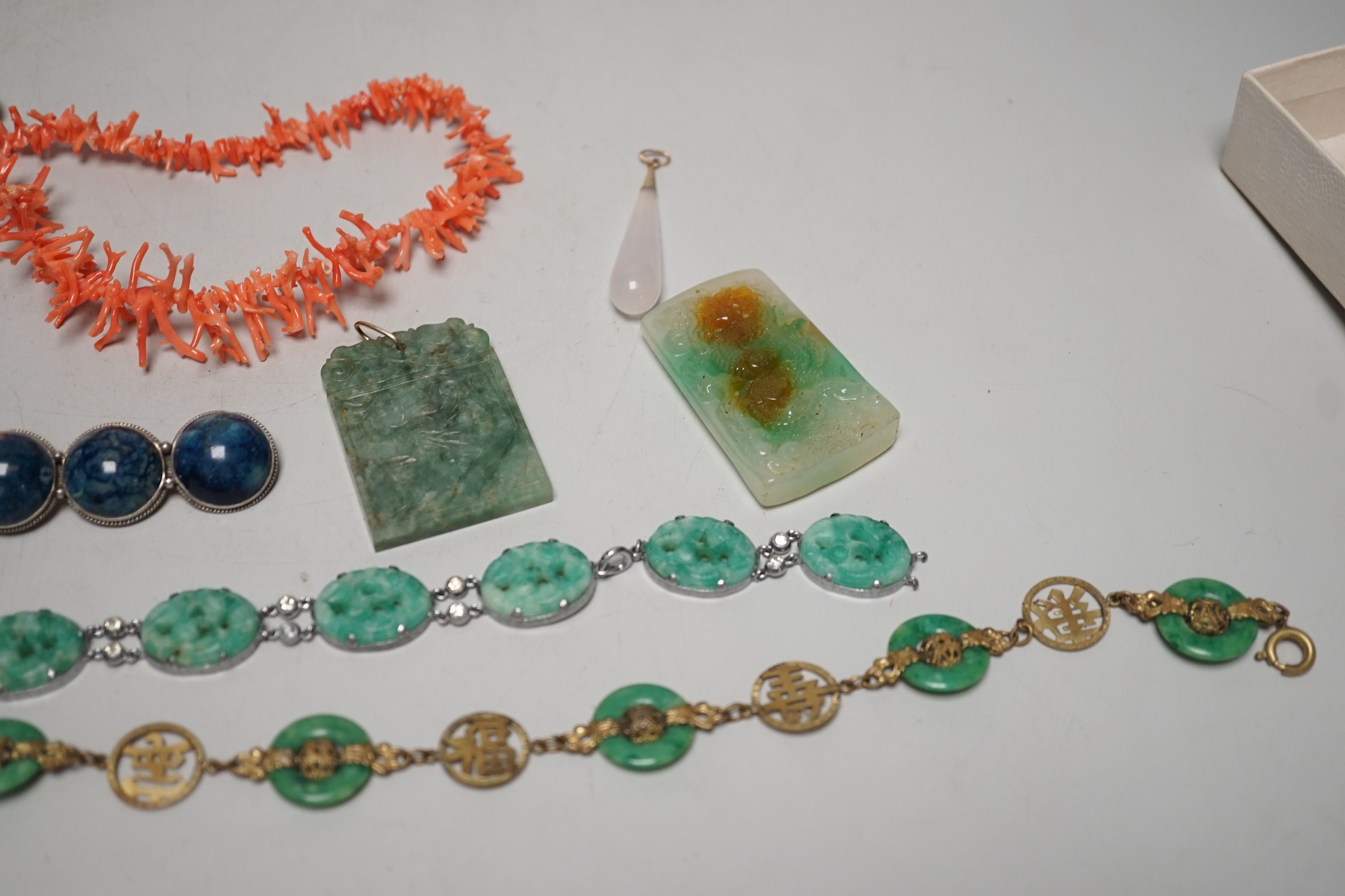 A mixed collection of mainly Chinese jade, simulated jade or hardstone jewellery, including pendant, etc.
